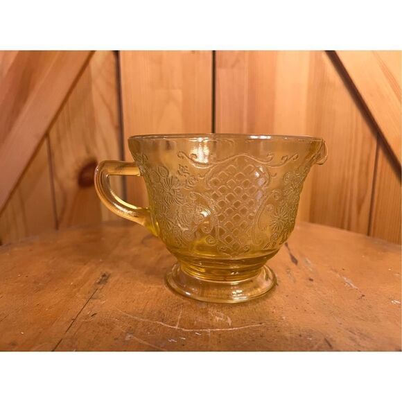 FEDERAL GLASS NORMANDIE BOUQUET & LATTICE YELLOW CREAMER - Picture 3 of 8